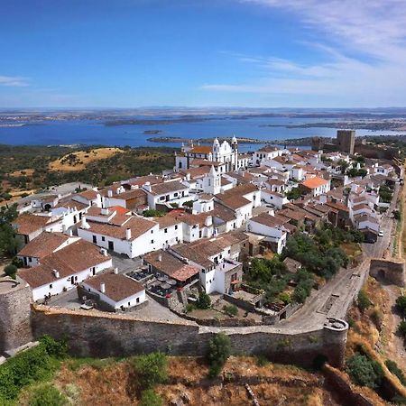 Porta Reguengos - Apartamento Moderno Alentejo Central เรเกงกุส ดิ มอนซารัซ ภายนอก รูปภาพ