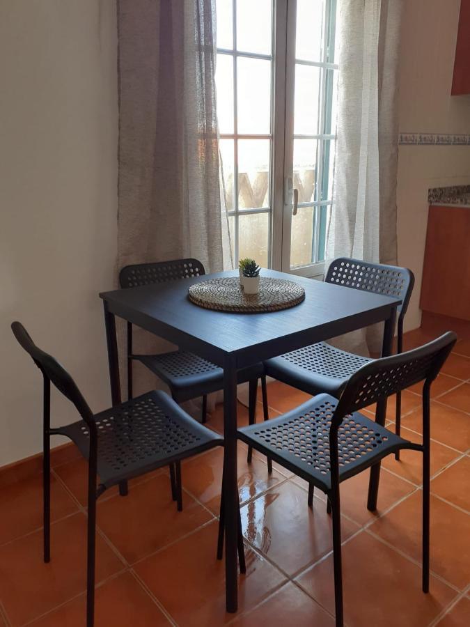 Porta Reguengos - Apartamento Moderno Alentejo Central เรเกงกุส ดิ มอนซารัซ ภายนอก รูปภาพ