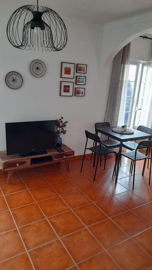 Porta Reguengos - Apartamento Moderno Alentejo Central เรเกงกุส ดิ มอนซารัซ ภายนอก รูปภาพ