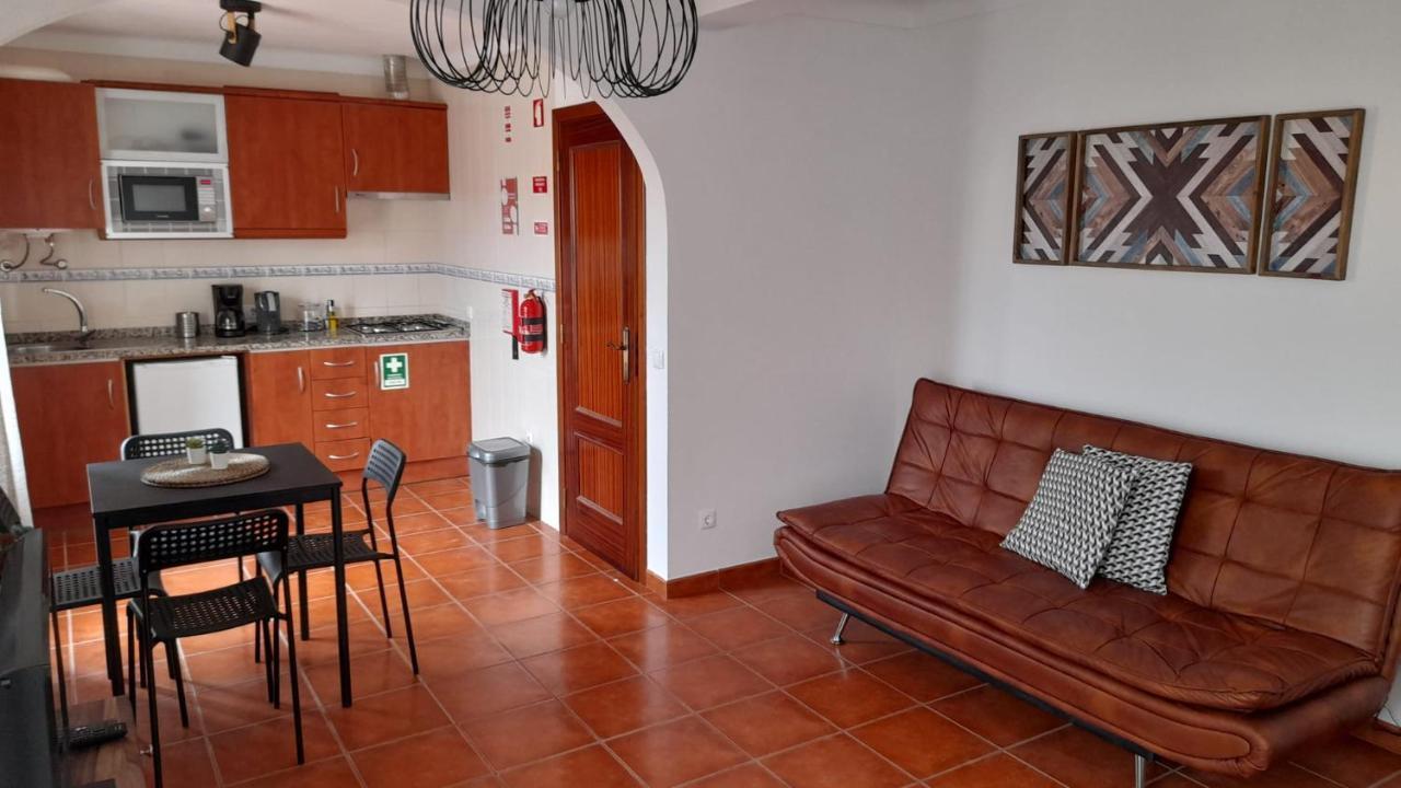 Porta Reguengos - Apartamento Moderno Alentejo Central เรเกงกุส ดิ มอนซารัซ ภายนอก รูปภาพ
