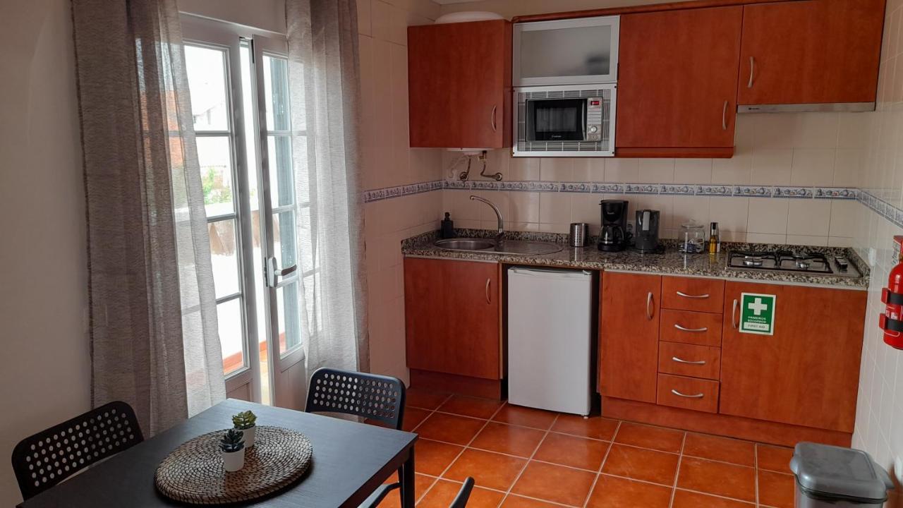 Porta Reguengos - Apartamento Moderno Alentejo Central เรเกงกุส ดิ มอนซารัซ ภายนอก รูปภาพ