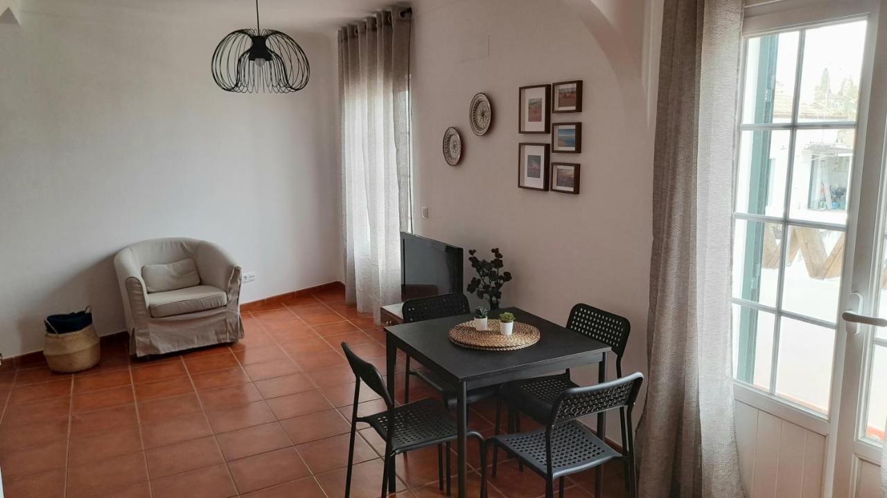 Porta Reguengos - Apartamento Moderno Alentejo Central เรเกงกุส ดิ มอนซารัซ ภายนอก รูปภาพ