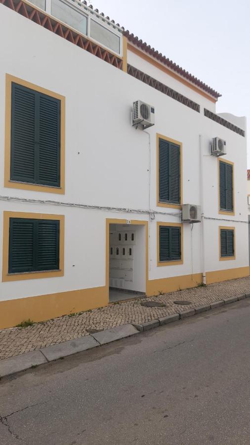 Porta Reguengos - Apartamento Moderno Alentejo Central เรเกงกุส ดิ มอนซารัซ ภายนอก รูปภาพ