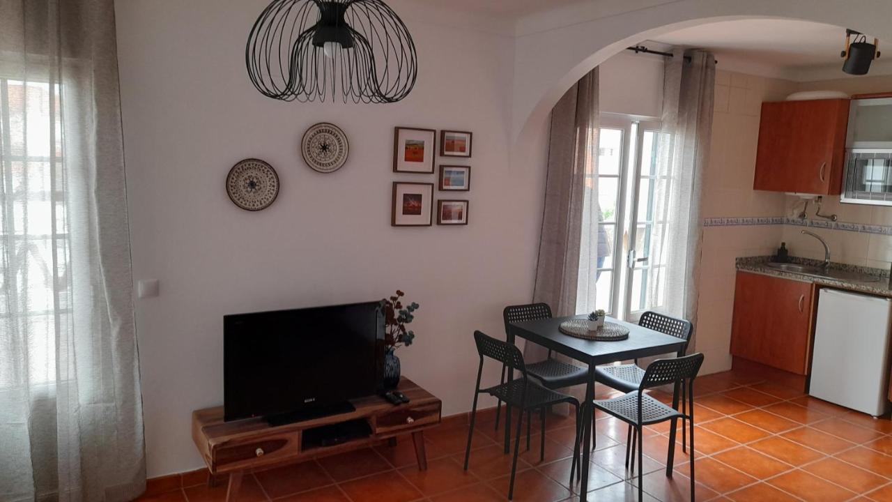 Porta Reguengos - Apartamento Moderno Alentejo Central เรเกงกุส ดิ มอนซารัซ ภายนอก รูปภาพ