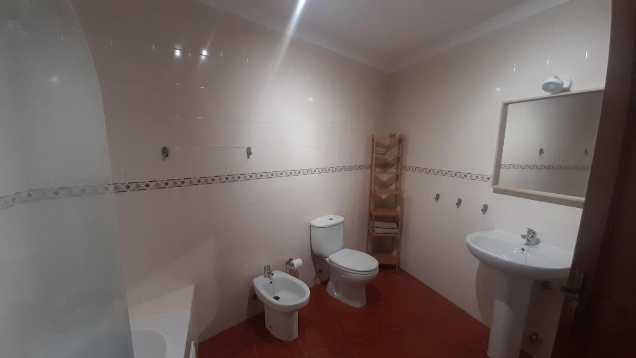 Porta Reguengos - Apartamento Moderno Alentejo Central เรเกงกุส ดิ มอนซารัซ ภายนอก รูปภาพ